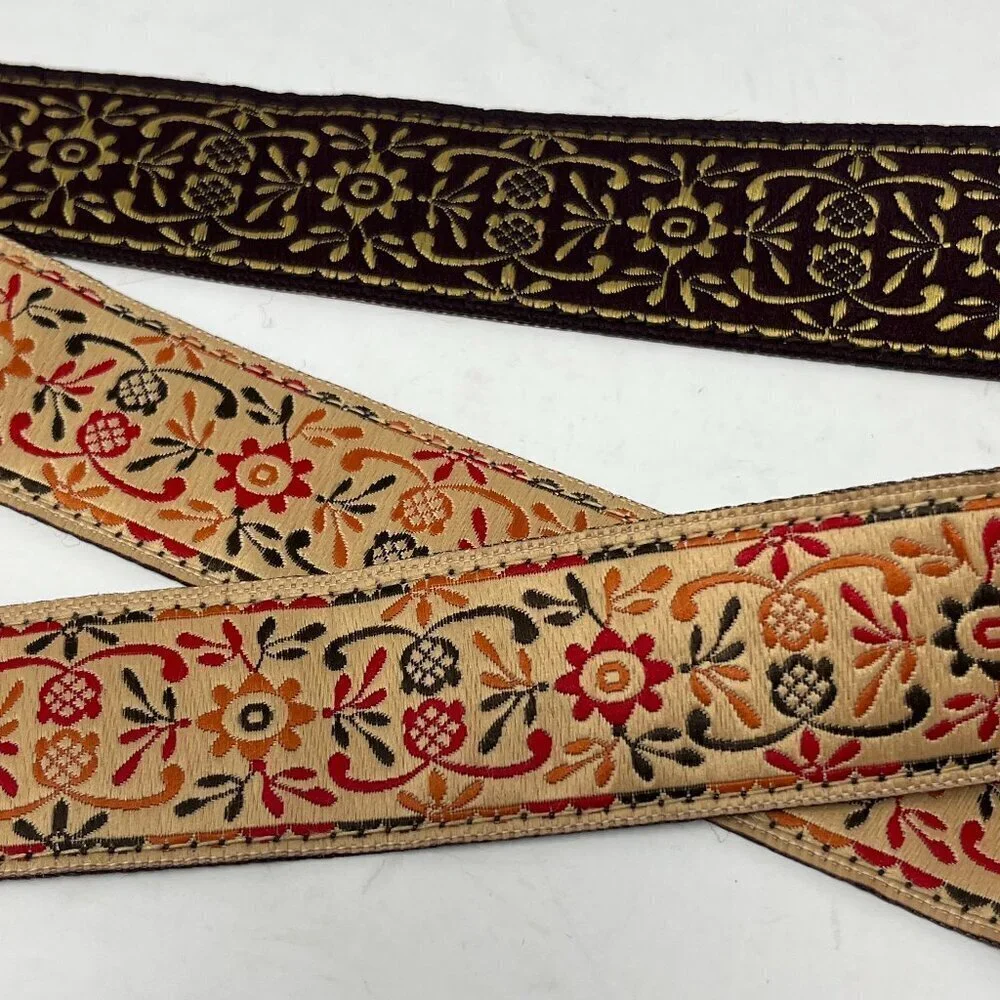 Double D-ring belt 40 in. ribbon embroidered red tan